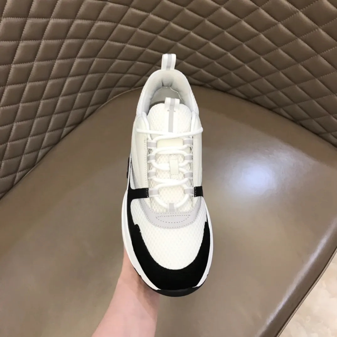 Factory price: 480💰 ◾️▫️Dior D®️ x 🆕 (high version) B22 men's jogging fashion sneakers, this single product draws inspiration from retro jogging shoes. It adopts a thick low-top design, with an upper made of black cow leather and mesh fabric, and a black and white engraved rubber sole. Black mesh fabric tongue and heel counters complement black laces, with an embossed "Di~r" logo embellishment on the side. These sneakers can be mixed and matched with a classic suit for a sporty chic look! Size: 39-45 (38, 46 can be customized)